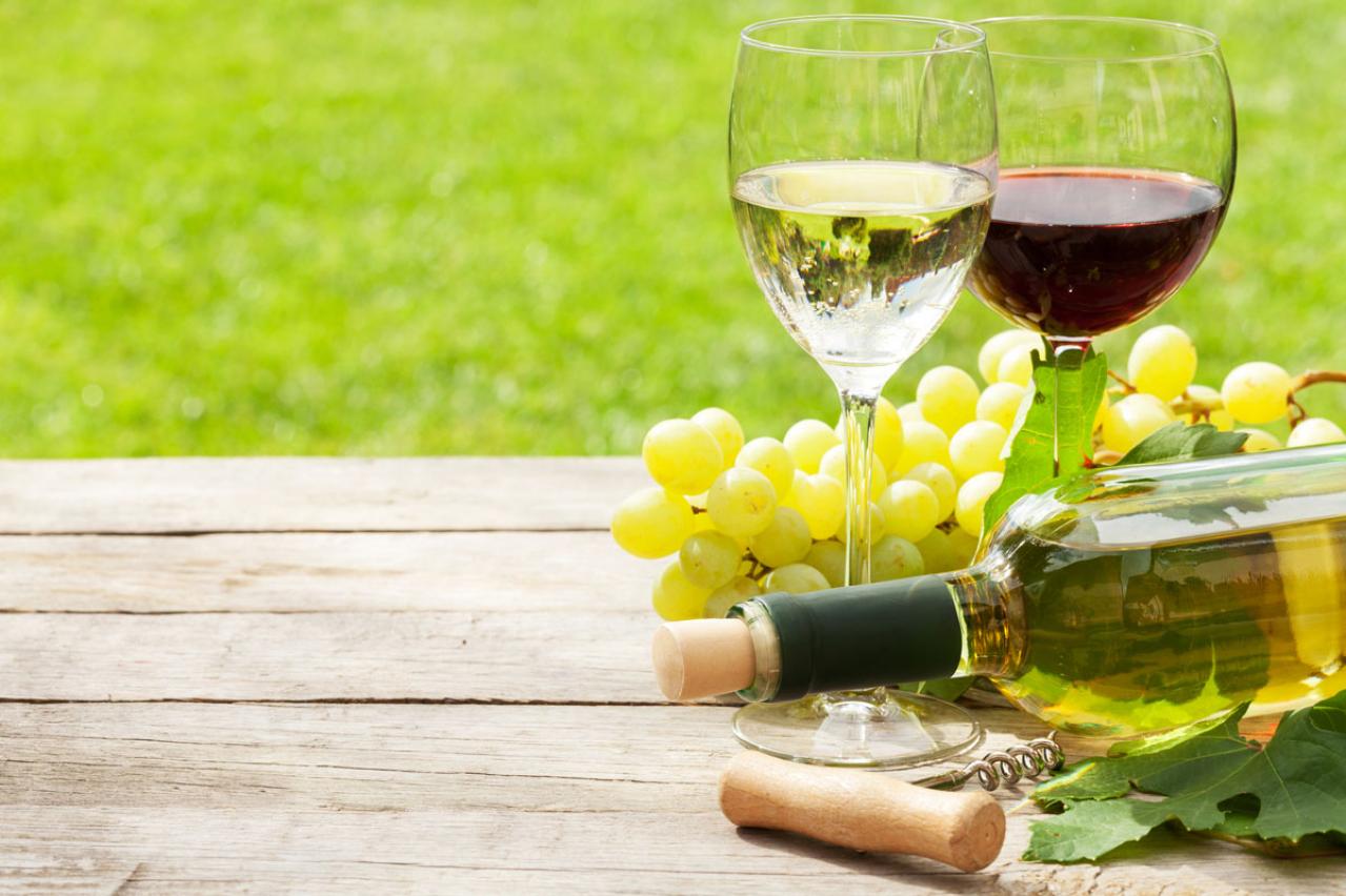 白ワインと赤ワインはどちらが体にいいのか？